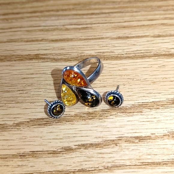 Baltic Amber ring and Earrings - Picture 1 of 6
